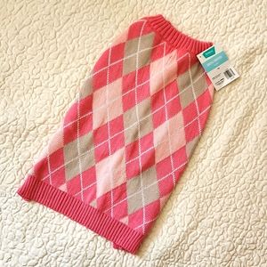 NWT Frisco brand sold at Chewy dog sweater